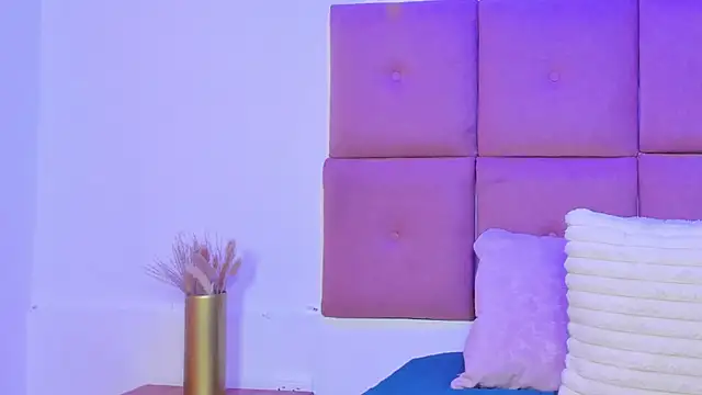 Piinksoul149 Adlı Modelin Canlı XXX Sohbeti