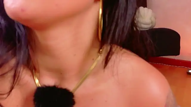 แชท XXX สดของ EmmyEvans1