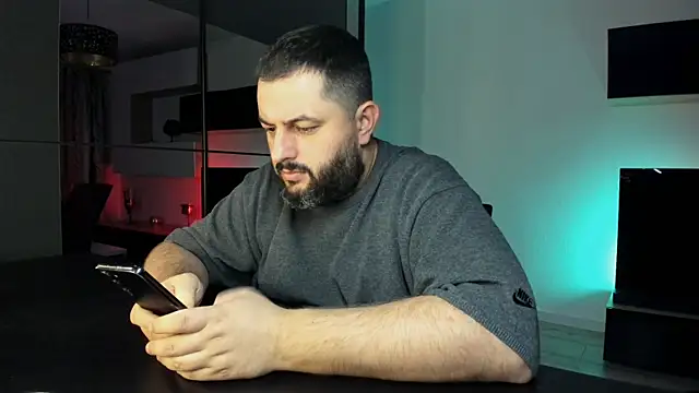 צ'אט XXX בשידור חי של DravenPeak