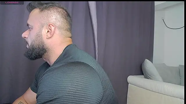 Chat +18 de RickyMiami1 ao vivo