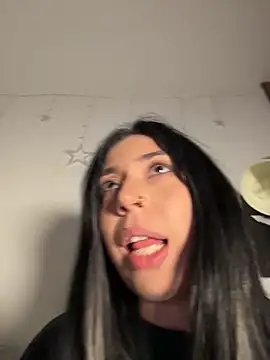 KimArts Adlı Modelin Canlı XXX Sohbeti