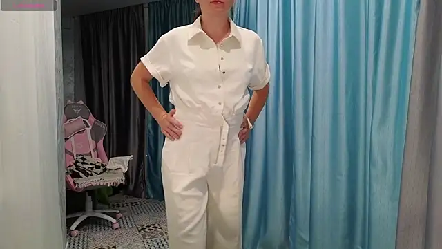 -DIVORA- Adlı Modelin Canlı XXX Sohbeti