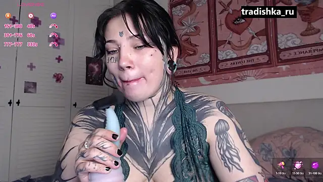 tradishka Chat XXX in diretta