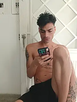 Chatroom XXX en direct de Limitless_boy