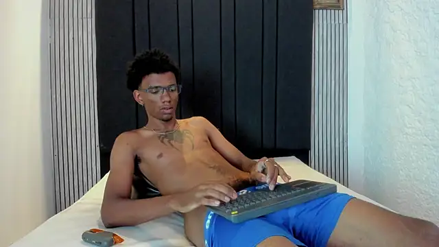 nero_reyd's Webcam Show