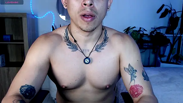 Magnuz_Col's Live XXX Chat