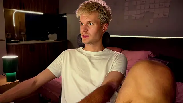 Leonnextdoor Webcam Show