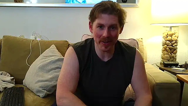 Check-Mate Show in webcam