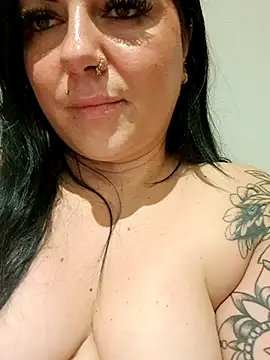 juliaaa18 élő XXX-chatje