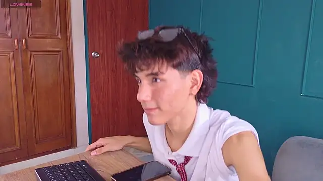christopher_robin4n Live XXX chat