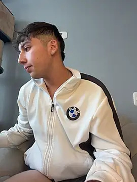 Chatroom XXX en direct de OLIVER_K