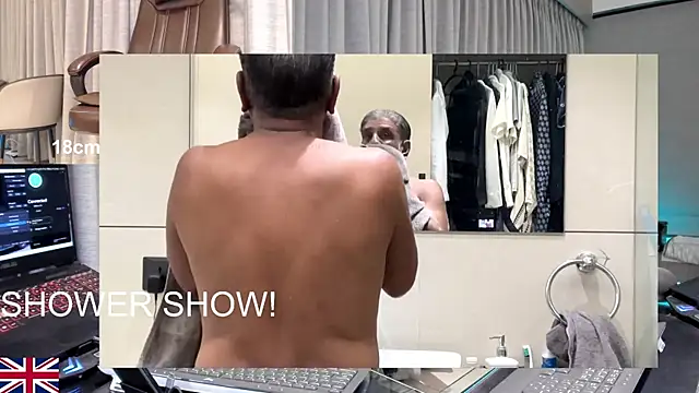 OnlineBossUKのライブXXXチャット
