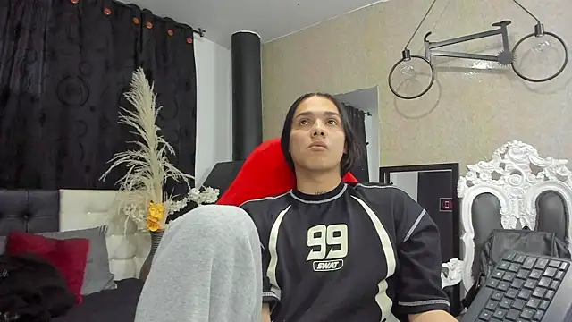 Almaazzn Live XXX chat
