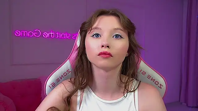 XXX chat uživo modela KeiraAsti