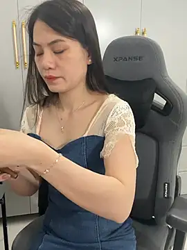 Llabi2k Chat XXX in diretta