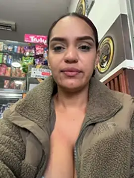Sara-77 Chat XXX in diretta