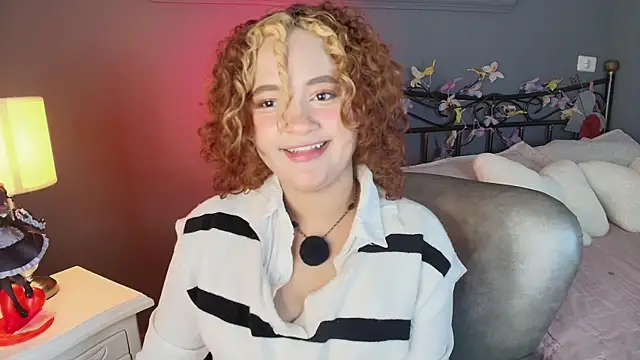 Yoru_Himari Adlı Modelin Canlı XXX Sohbeti