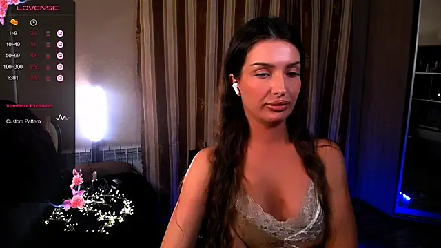 Chat +18 de Laura_Bess ao vivo