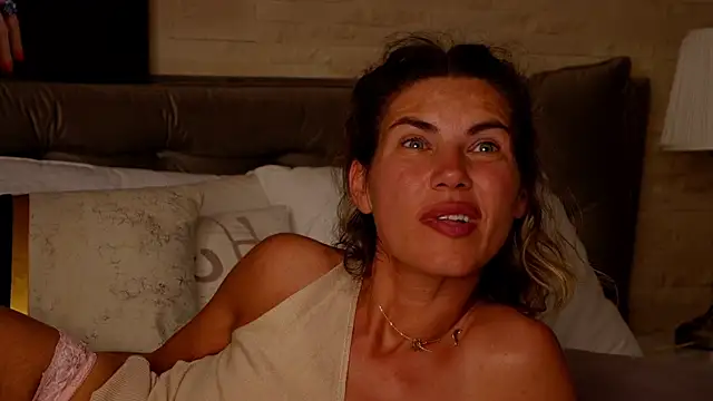 FeliciaKrige Chat XXX in diretta