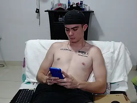 Zac_Efront Chat XXX live