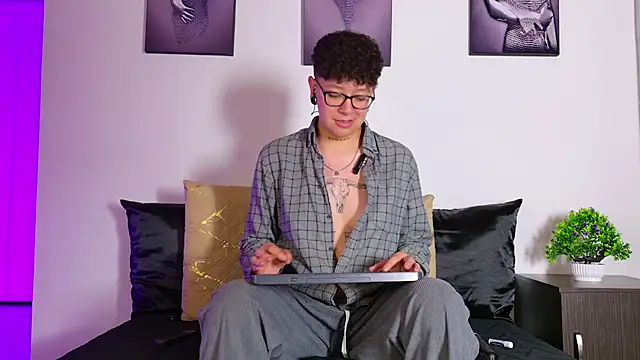 צ'אט XXX בשידור חי של alex_noa