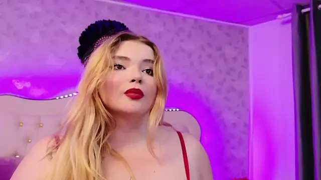 CurvyAly live XXX chat