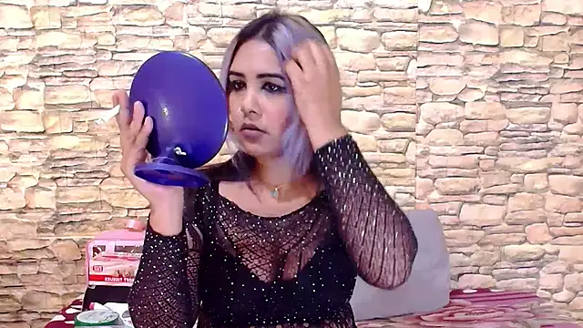 Chat XXX ao vivo de IndiaSexyStripper4u