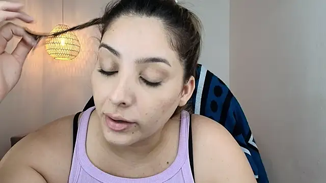 Chat XXX ao vivo de YummyAnna_