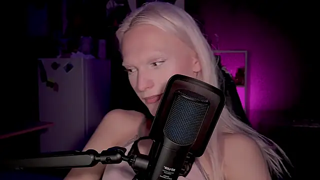 sindLy Chat XXX in diretta