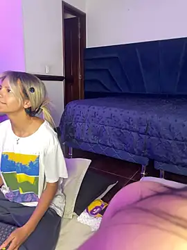 Peytongh_ live XXX chat