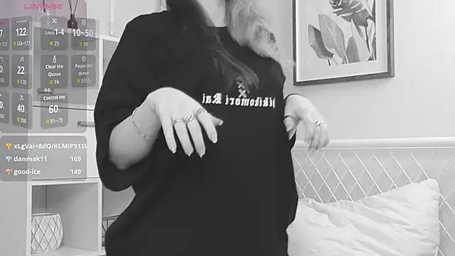 IlonaLovers' Live XXX Chat