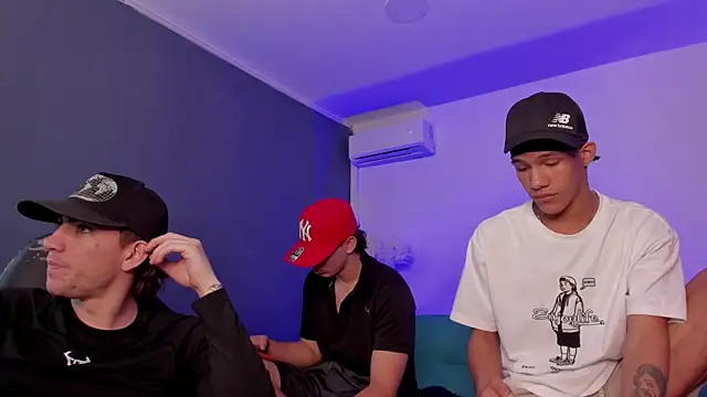 Handsomeboyss19's Live XXX Chat