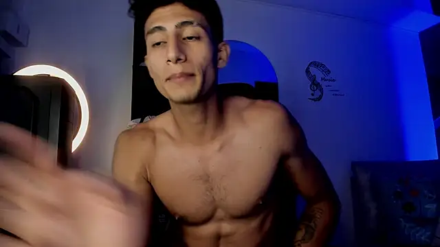 MaxiimoRomano_'s Live XXX Chat