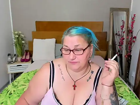 Sugarmommy_69X Chat XXX in diretta