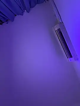 Aliceroys__'s Live XXX Chat