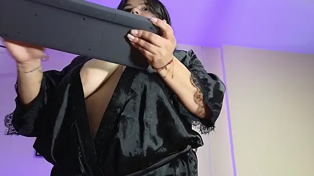 TokyoSky Adlı Modelin Canlı XXX Sohbeti