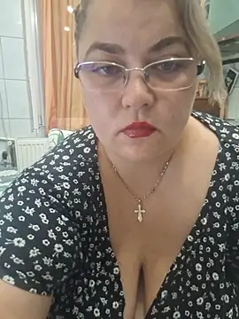 nikoleadina Adlı Modelin Canlı XXX Sohbeti