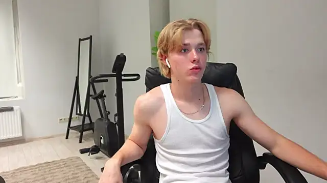 XXX chat uživo modela Eddie_Soltero