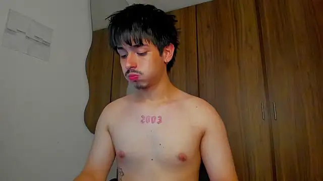 Chat +18 de Maximo_Miller ao vivo