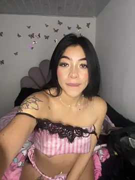 DAKOTA_SAKURA élő XXX-chatje