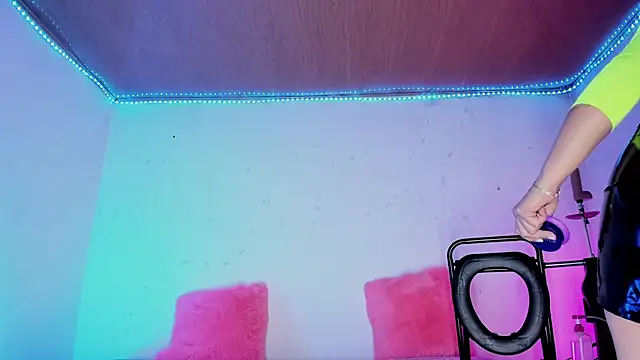 karol_stomのライブXXXチャット