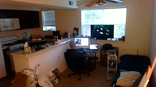 Q1357q Show in webcam