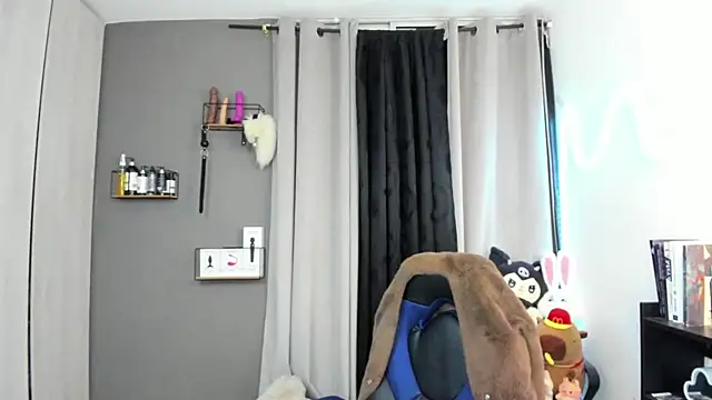 Charlott__V's Live XXX Chat