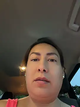 הופעת וובקאם של IAmScarlettLove