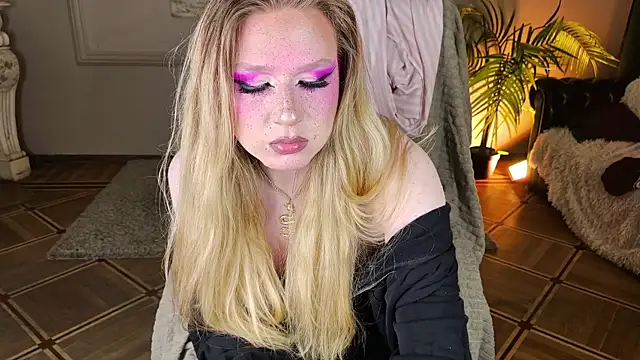 Jes_Solar élő XXX-chatje