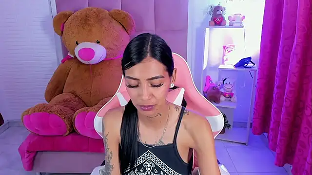 KarlaSlutSkinny__ Live XXX-chat