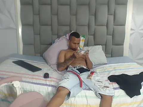 צ'אט XXX בשידור חי של supreme_badboy2
