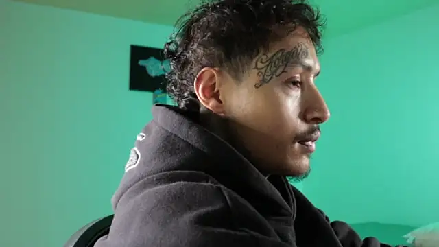 trieone's Live XXX Chat