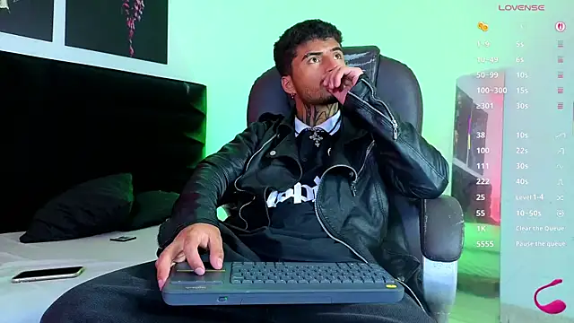 Czat XXX na żywo – JuanCamiilo_66