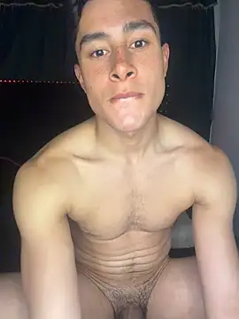 AustinJones_ Adlı Modelin Canlı XXX Sohbeti